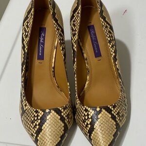 Ralph Lauren Purple Label Tan and Black Heels with Elegant Design